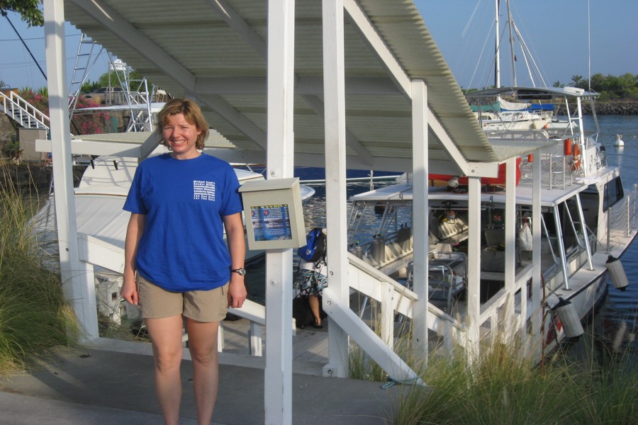 ../image/julie at kona honu dock.jpg